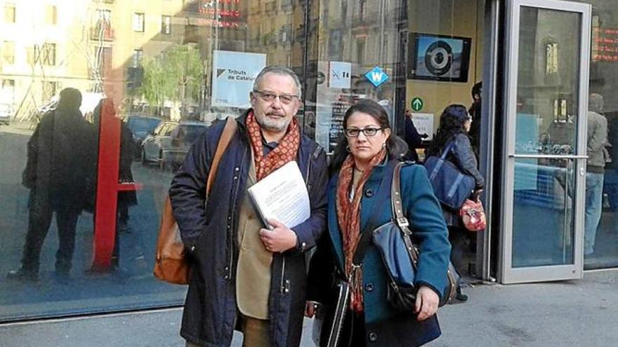 Aureli Sánchez i Luz Helena Busto, d&#039;Esfune, van portar el cas al Síndic