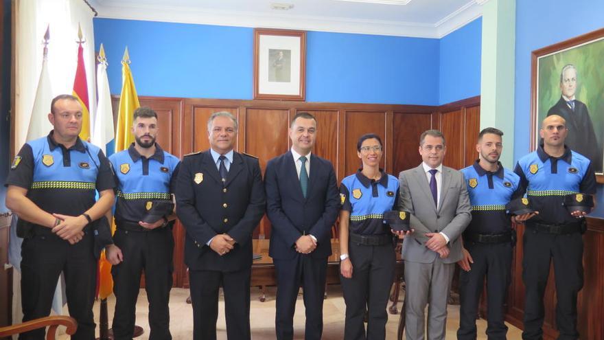 Nuria Esther Navarro Hernández tomó posesión hoy de su cargo como Policía Local, la primera en la historia de Santa María de Guía