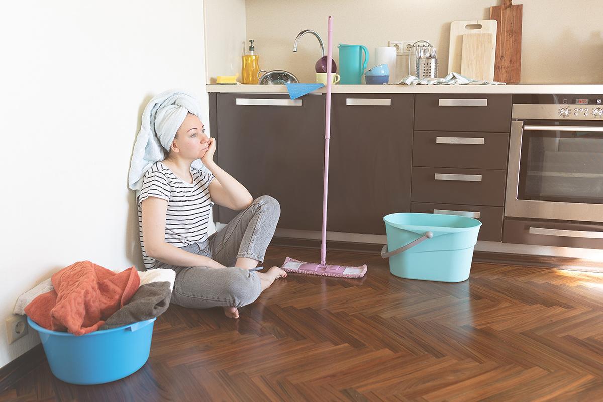Carga mental, culpa y las mentiras del autocuidado: la mochila invisible de las mujeres