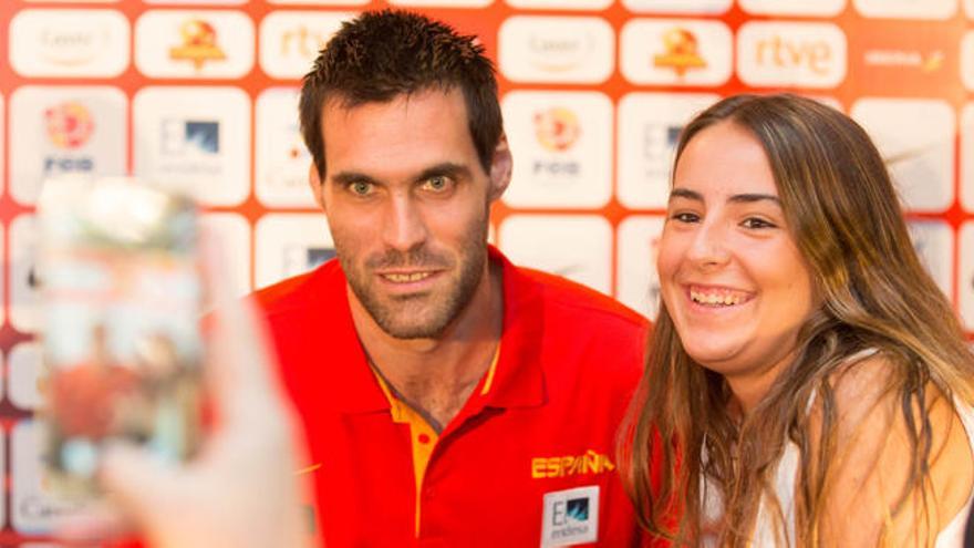 San Emeterio, con una aficionada