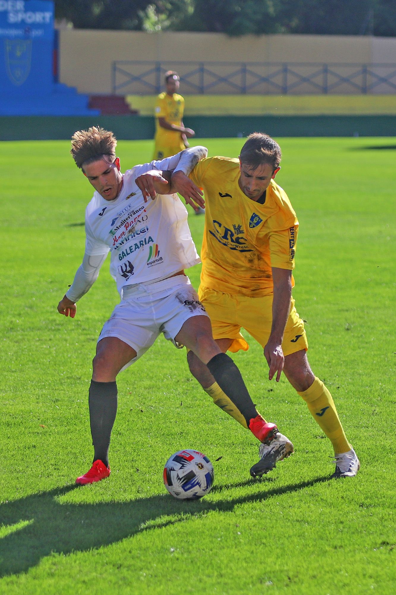 El Orihuela vence al Peña Deportiva y se sitúa tercero