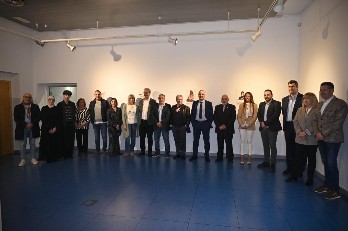 Premiados, responsables políticos, representantes de la asociación y patrocinadores en la entrega de los premios del pasado año.