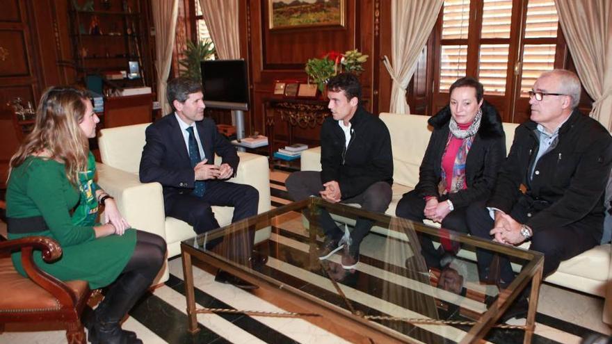 Roberto Bautista visita el Ayuntamiento de Castellón