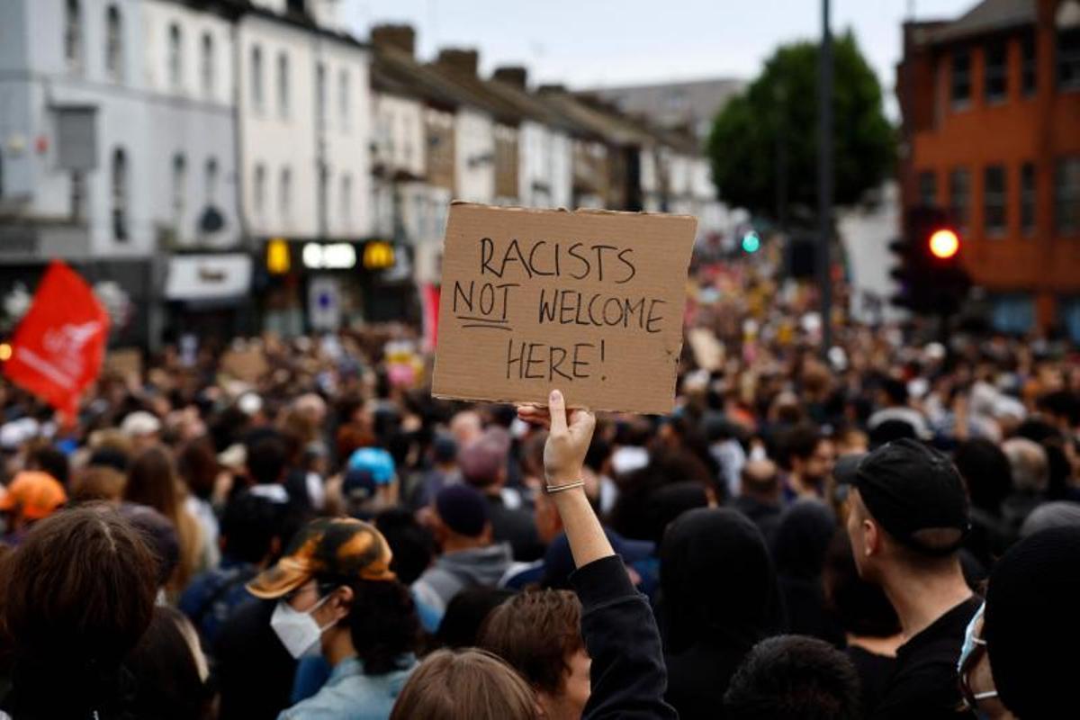 Multitudinaria manifestación antirracistas en Walthamstow, Londres