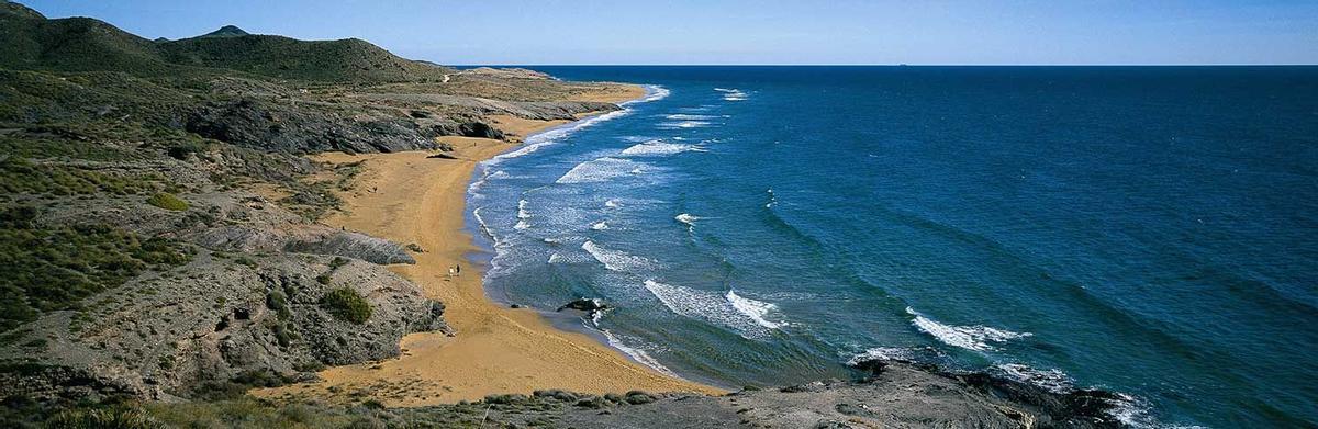 La playa de Colblanque en Murcia es un paraíso natural alejado del turismo de masas