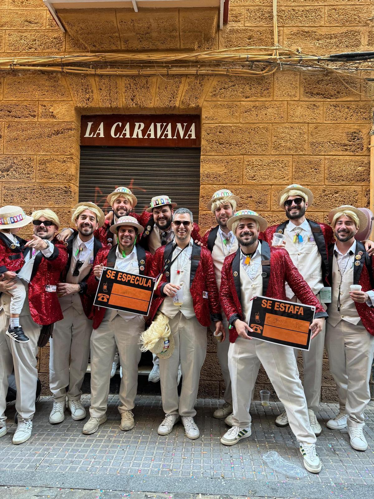 La chirigota callejera 'Inmobiliaria: El Musical', del grupo de los Daddy Cadi, en el pasado carnaval.