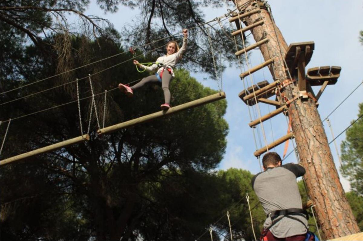 El parque de Sevilla con saltos al vacío, tirolinas y pasarelas de madera entre árboles: "Es el primero que se ha montado en Andalucía"