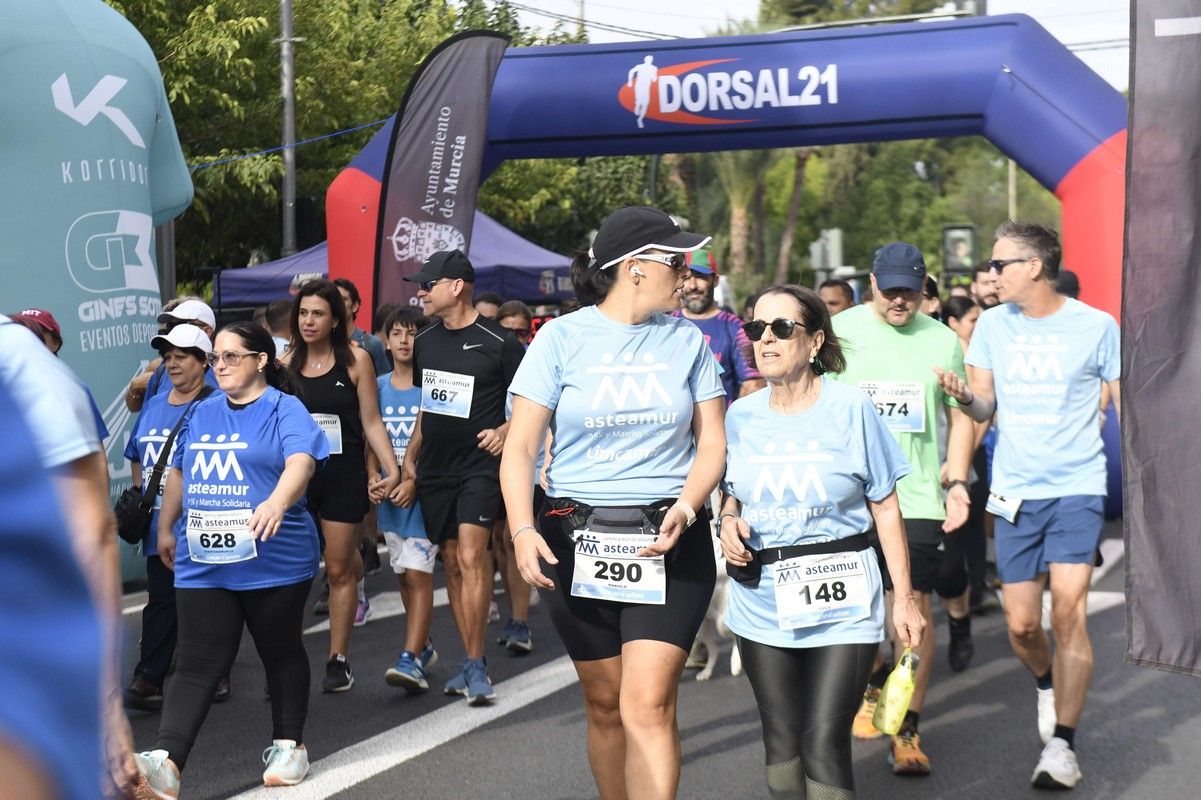 La carrera y marcha Solidaria Asteamur, en imágenes