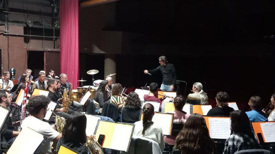 Último ensayo de la Simfònica antes del concierto de solistas