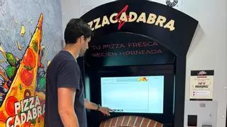 Pizza artesanal y recién hecha en tres minutos: el nuevo concepto de pizzería automática que aterriza en Madrid
