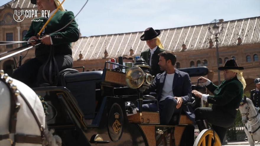 La Copa del Rey llega al Palacio de San Telmo en coche de caballos