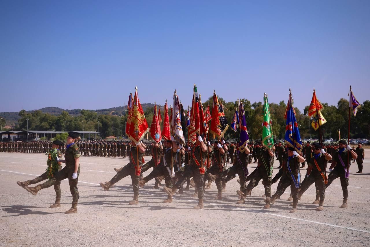 La BRI X celebra su 40º aniversario con una parada militar