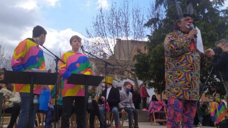 Pep Callau amb les orelles i la bata de mata-ruc d’honor