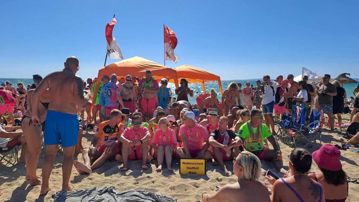 Der DJK Wattenscheid an der Playa de Palma.