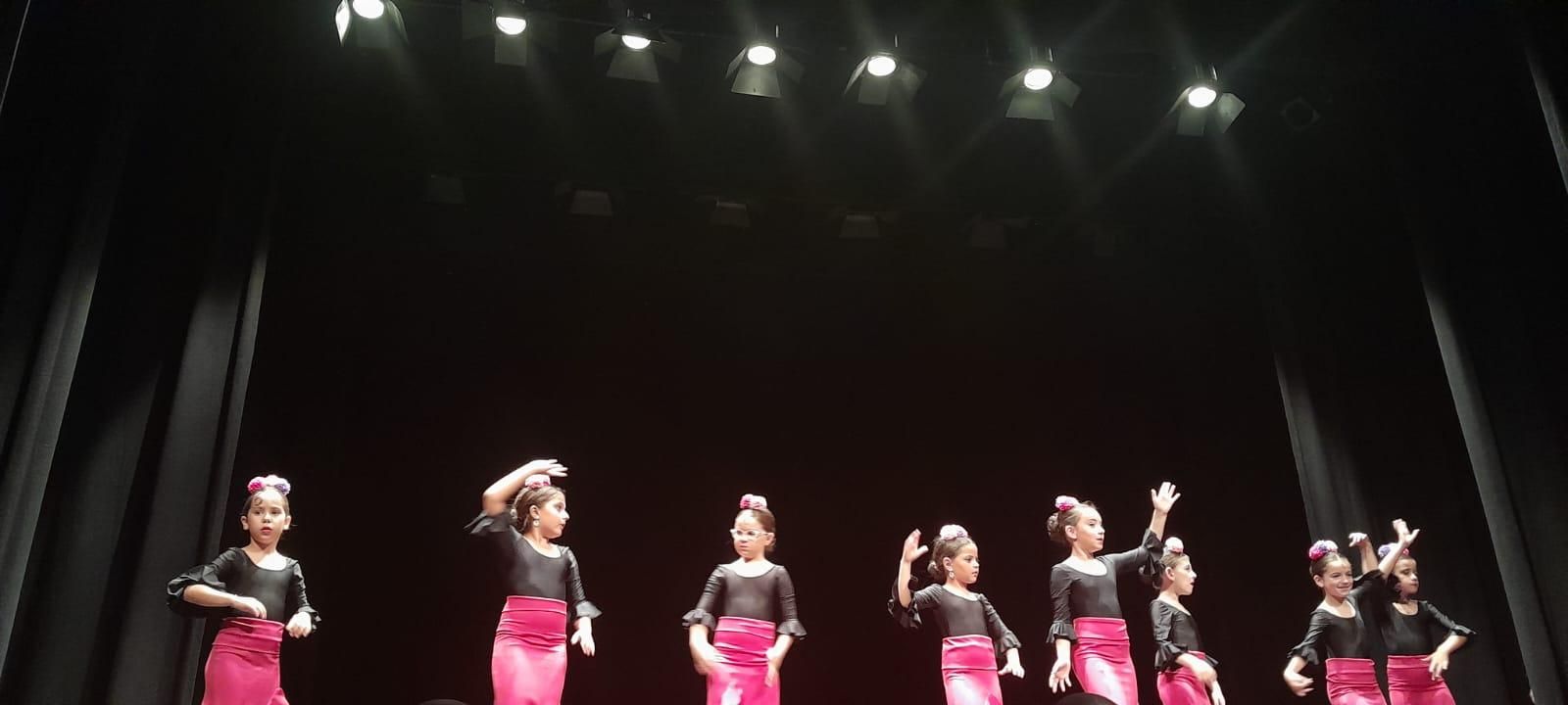 GALERÍA | Gala de baile para celebrar el fin de curso de la Asociación "Flamenco y Compás de Toro"