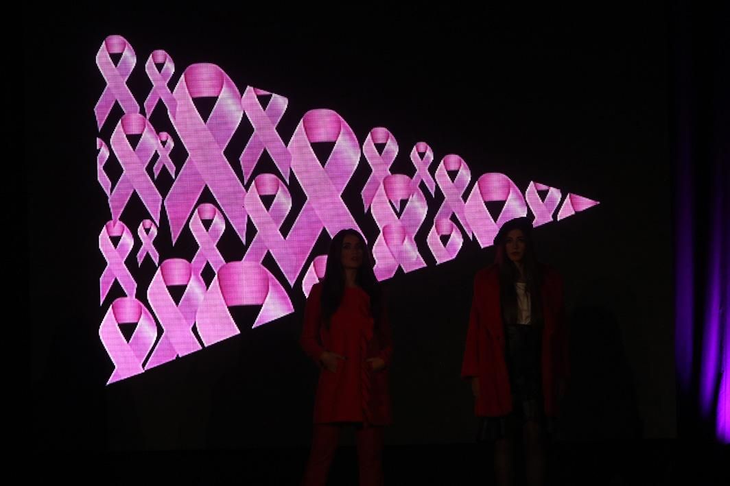 Desfile de moda a favor de la Asociación Española Contra El Cáncer