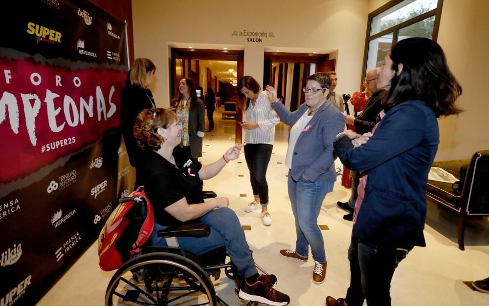 Debate entre Campeonas en el tercer Foro 25 años de SUPER, en imágenes