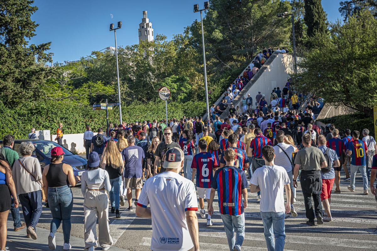 Els veïns valoren les millores de mobilitat que deixa el Barça a Montjuïc