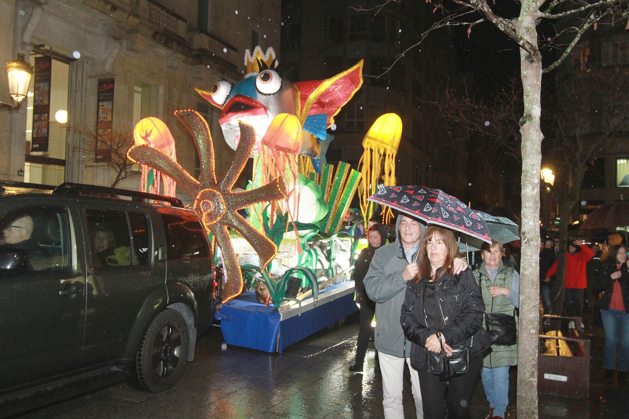 Una comitiva fúnebre puso fin al carnaval con el Entierro de la Sardina