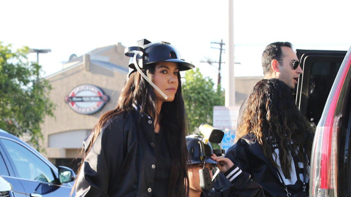 Kourtney Kardashian y su extraño casco