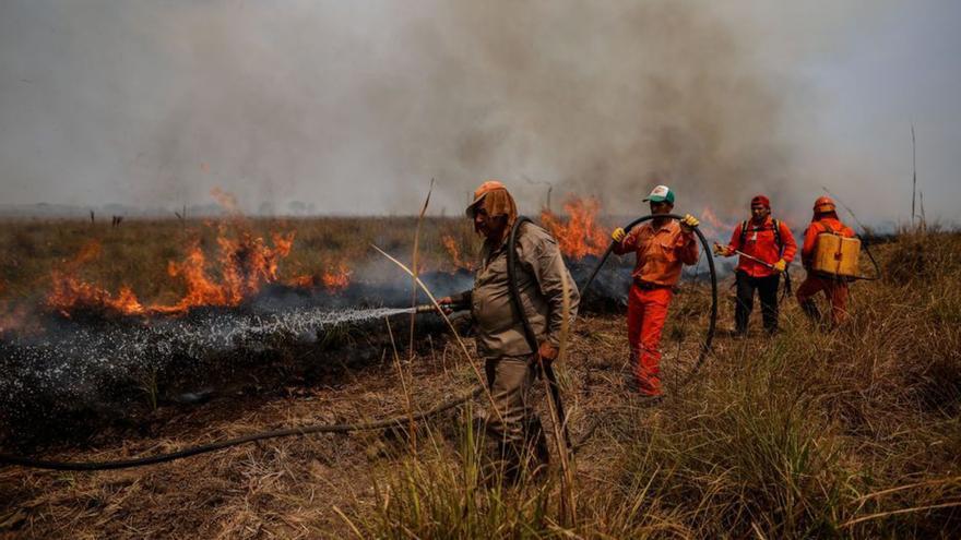 El foc devasta el nord-est de l’Argentina
