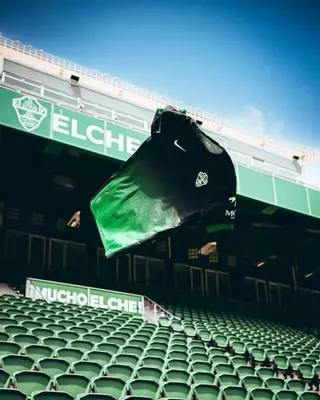 El negro y el verde, protagonistas en la tercera equipación del Elche