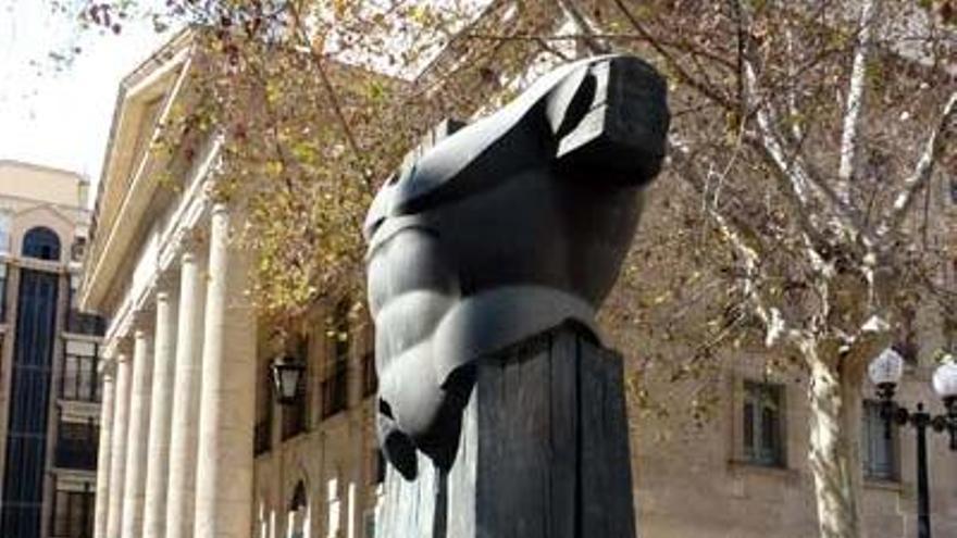 El Torso de Agamenón II se traslada del Teatro Principal a La Albufereta