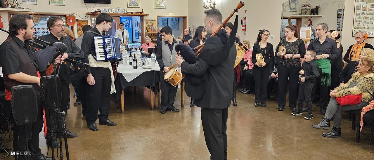 Celebración de la Peña Gallega en el Centro Lalín Agolad Silleda de Buenos Aires.