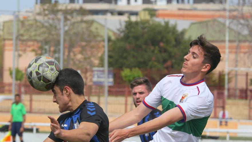 Alberto Rodenas, en un partido del equipo juvenil