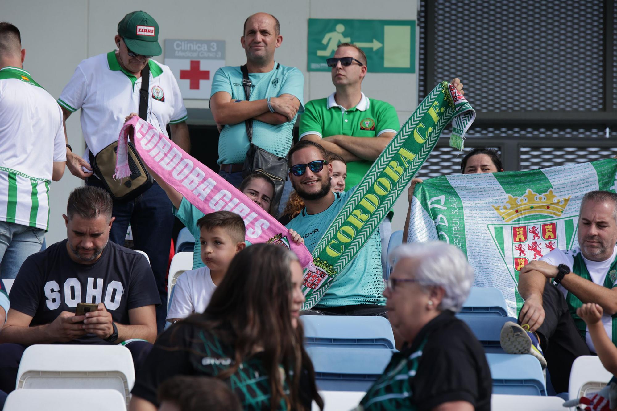 Los aficionados en el Real Madrid Castilla.Córdoba CF