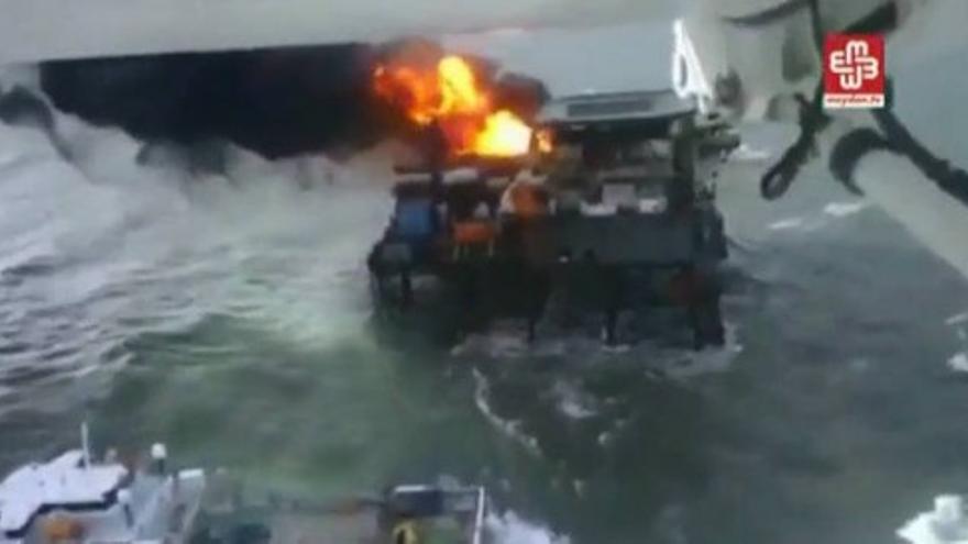 Mueren 32 personas al arder una plataforma petrolífera en el Caspio