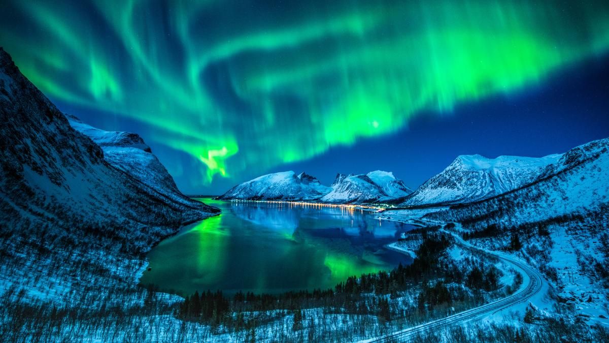 Un tren nocturno hecho por y para ver auroras boreales.