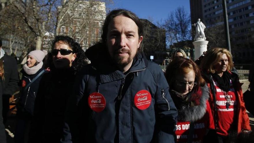 Iglesias marcha con los trabajadores de Coca-Cola.