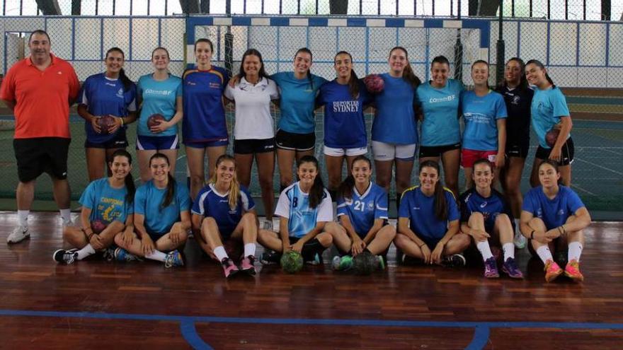 La plantilla del Oviedo Femenino.