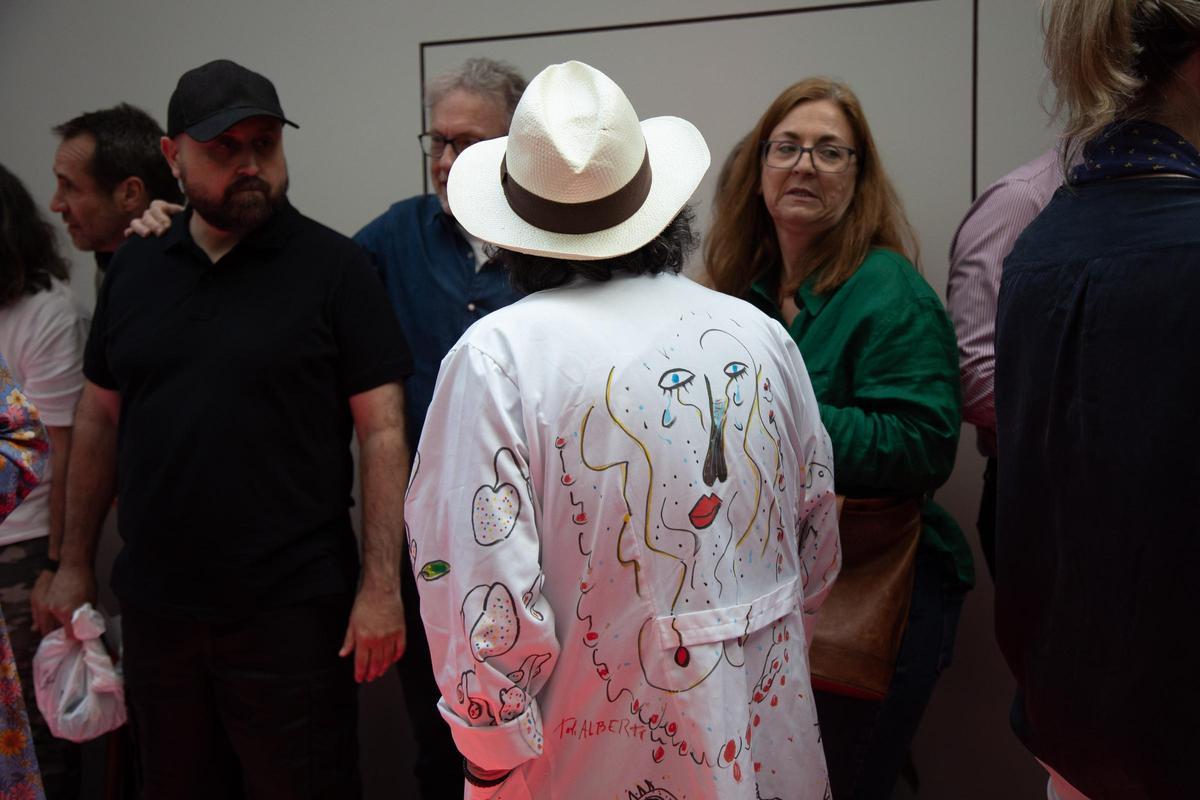 La galería de arte del hotel Artmadams se inaugura con pintura efímera La galería de arte del hotel Artmadams se inaugura con pintura efímera