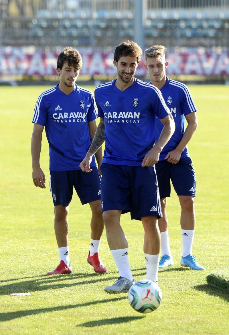 Entrenamiento del Real Zaragoza previo al partido de mañana