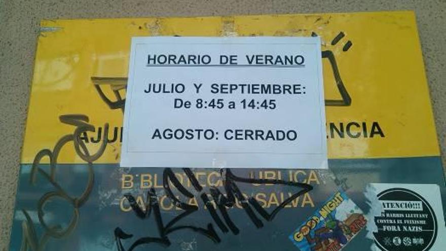 Denuncian que  una biblioteca municipal cierra durante agosto