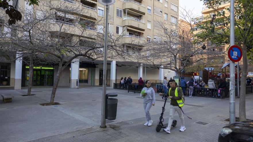 La Policía Local desaconsejó el eje cívico de Cotlliure por la presencia de indigentes