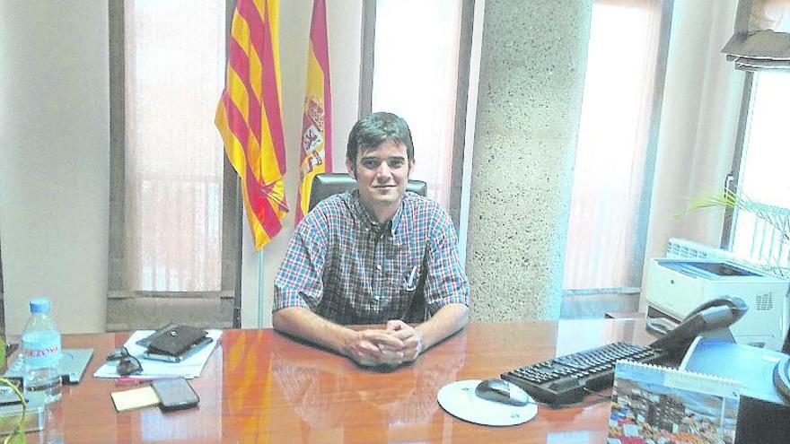 Albero ayer en su nuevo despacho como alcalde.
