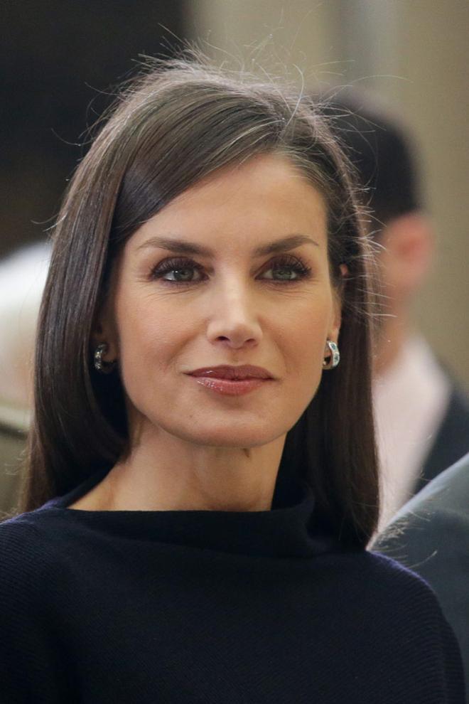 La reina Letizia, con melena con raya a un lado