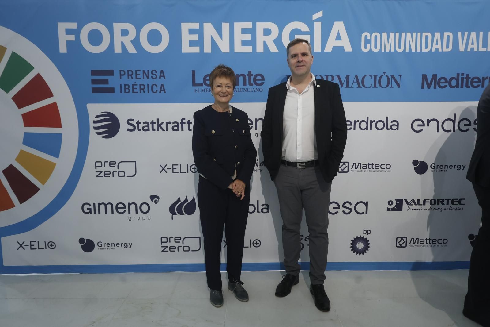 Llegada de los asistentes a la segunda edición del Foro de Energía en la Comunitat Valenciana