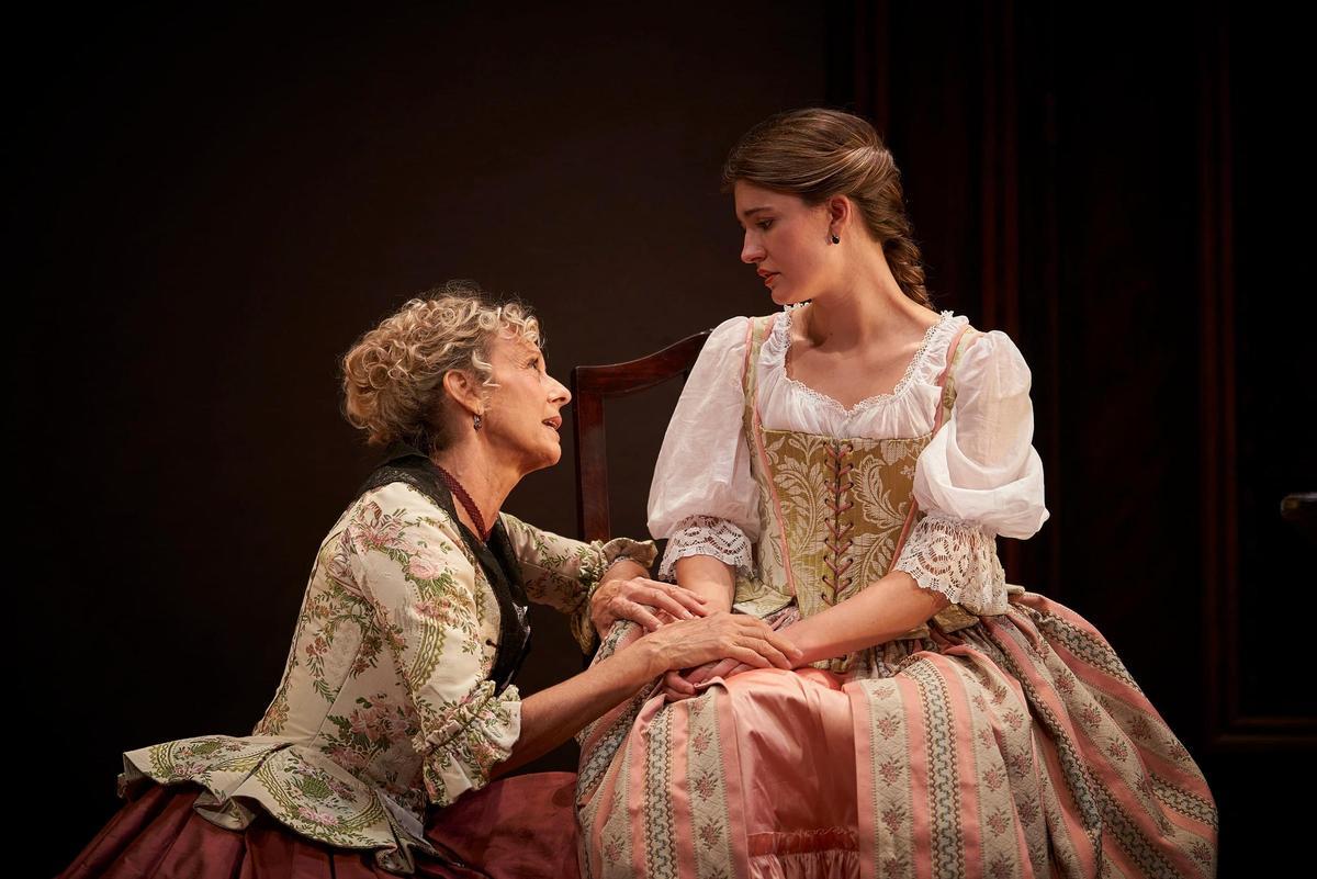 Àngels Gonyalons i Júlia Roch, en una imatge d'aquest drama situat a la Solsona del 1793