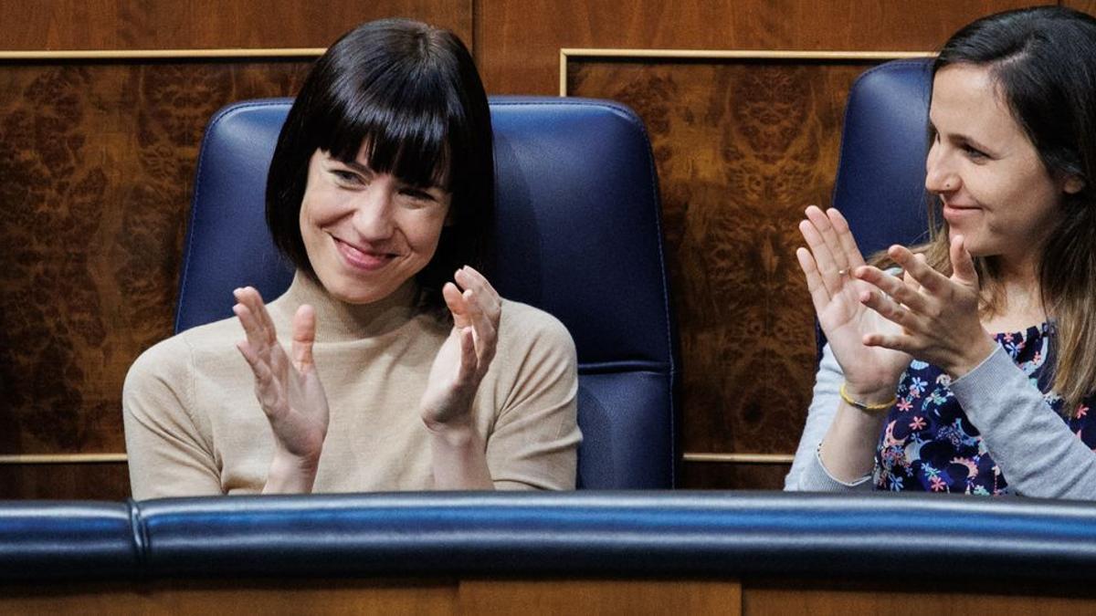 Diana Morant junto a Ione Belarra, tras la aprobación de la ley de Ciencia en el Congreso.