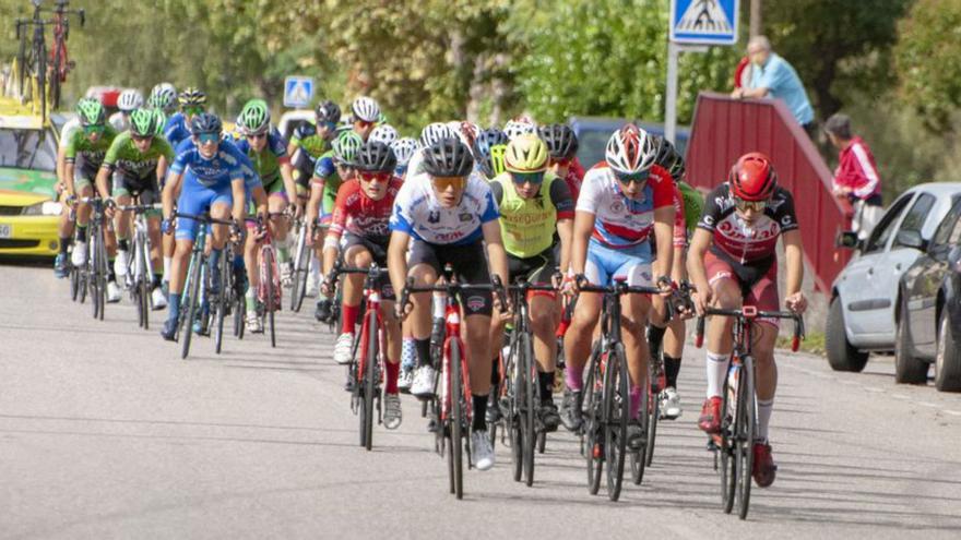 El Trofeo Monte Llosorio abre la temporada de ciclismo en Asturias