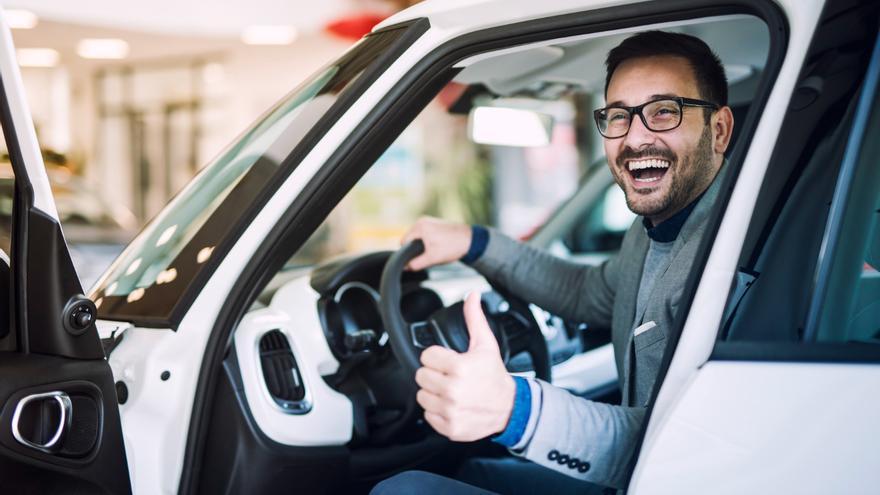 Te enseñamos las pruebas que tu coche eléctrico tiene que superar en la ITV