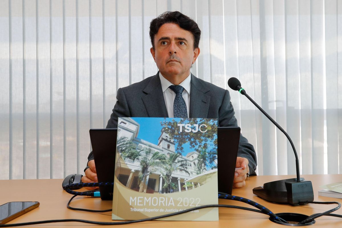 El presidente del TSJC, Juan Luis Lorenzo Bragado, durante la presentación de la memoria anual de la Justicia en Canarias 2022