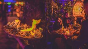 Pizza flamejada i plantes per tot arreu: les claus de l’incendi del restaurant a Madrid