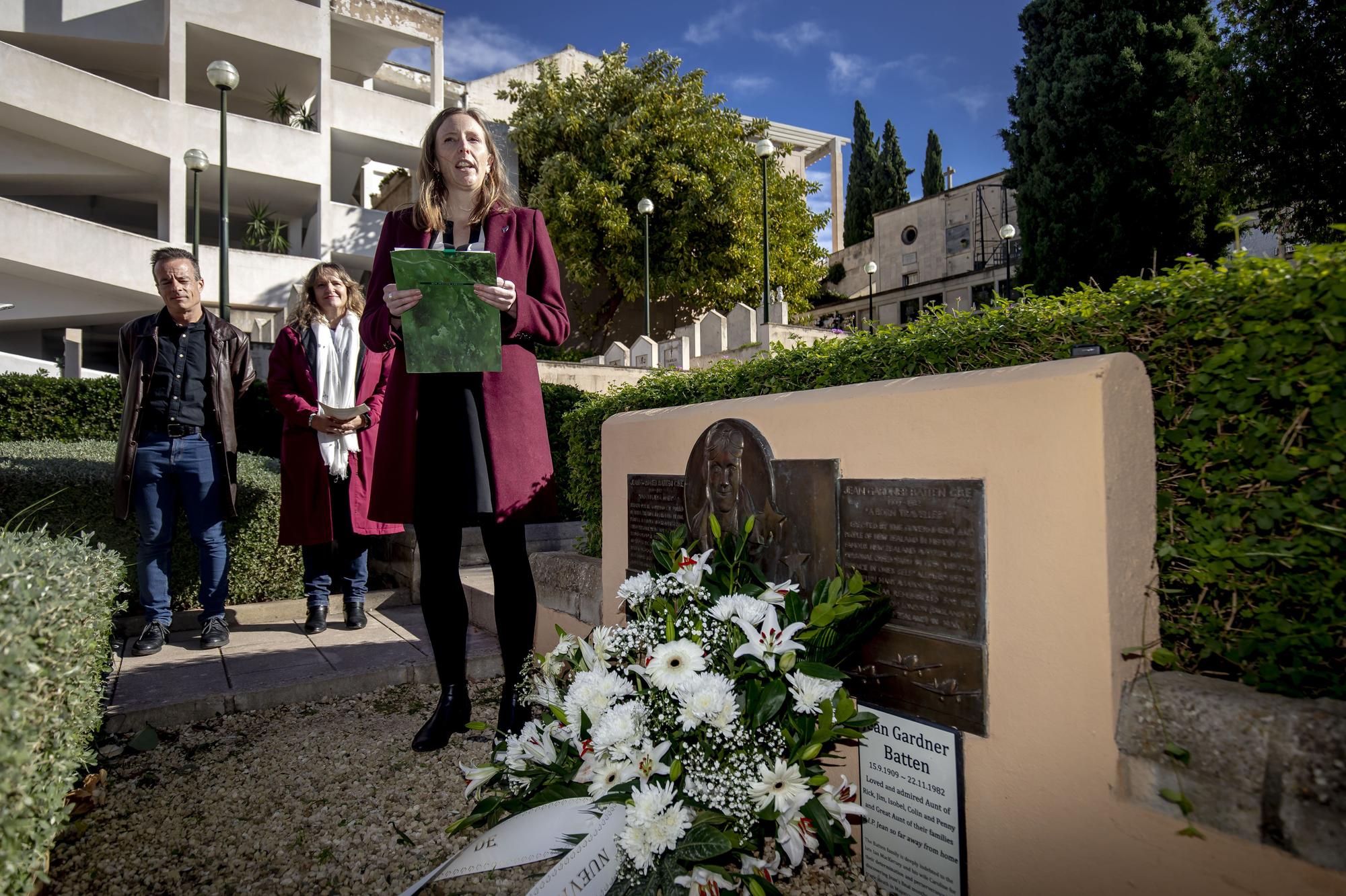 Homenaje a Jean Batten: "Es una inspiración para las jóvenes pilotos"