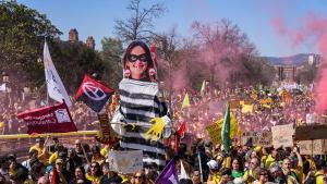 La manifestación de profesores toma el centro de Barcelona