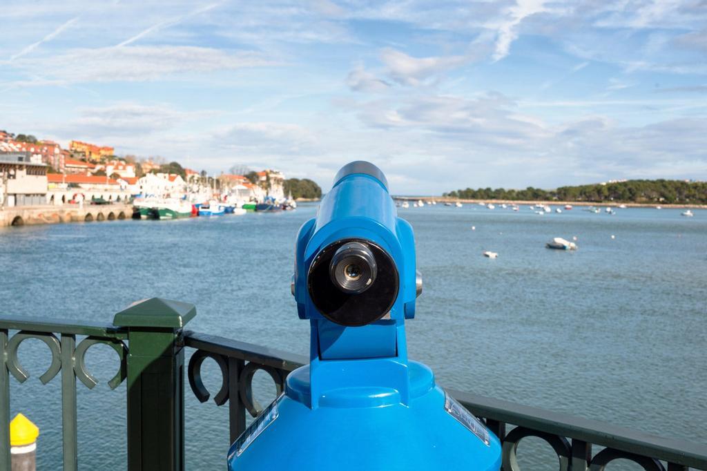 Sin Vicente de la Barquera.